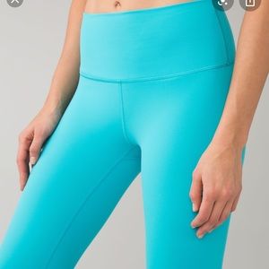 Lululemon peacock high times